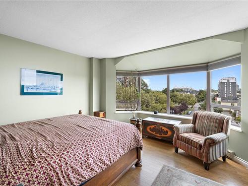 800-636 Montreal St, Victoria, BC - Indoor Photo Showing Bedroom