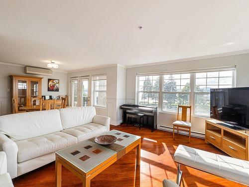 Salon - 201-60 Rue Du Lac, Magog, QC - Indoor Photo Showing Living Room