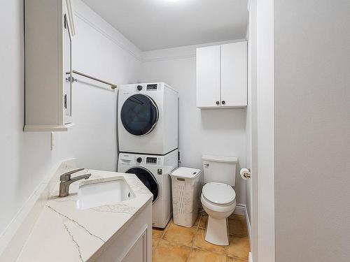 Salle de lavage - 201-60 Rue Du Lac, Magog, QC - Indoor Photo Showing Laundry Room