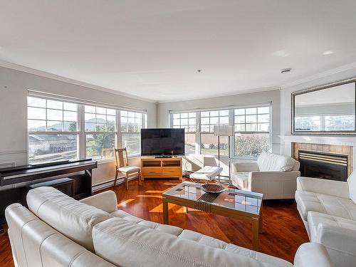 Salon - 201-60 Rue Du Lac, Magog, QC - Indoor Photo Showing Living Room