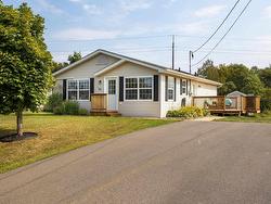 53 River Ridge Drive  Charlottetown, PE C1C 1R1