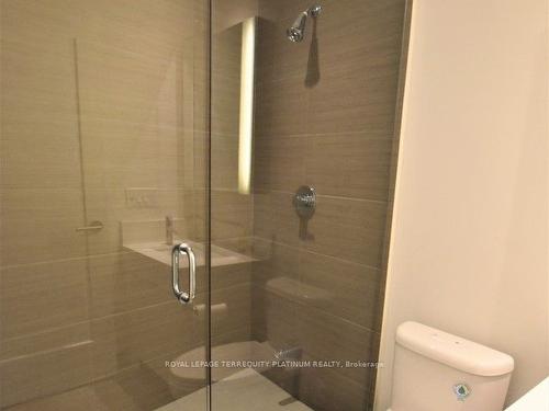 3008-10 York St, Toronto, ON - Indoor Photo Showing Bathroom