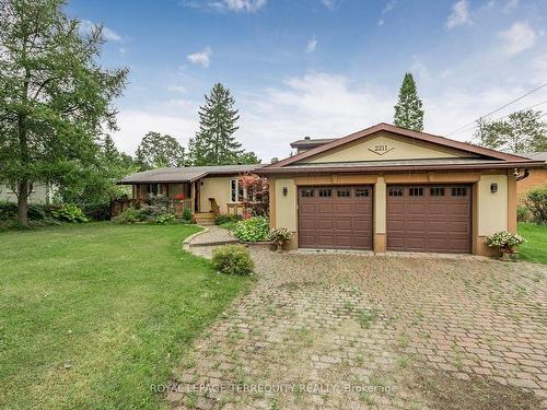 2211 Mildred Ave, Innisfil, ON - Outdoor