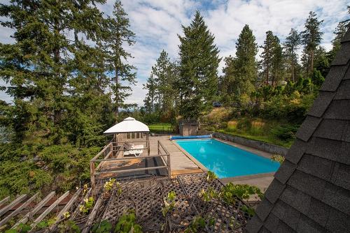 402 Viewcrest Road, Kelowna, BC - Outdoor With In Ground Pool