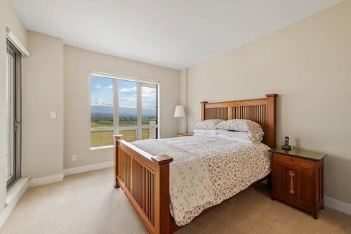 705-2040 Springfield Road, Kelowna, BC - Indoor Photo Showing Bedroom