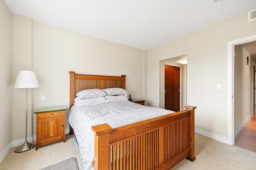 705-2040 Springfield Road, Kelowna, BC - Indoor Photo Showing Bedroom