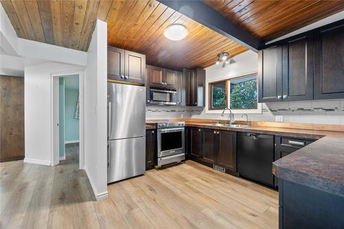 4636 East Vernon Road, Vernon, BC - Indoor Photo Showing Kitchen