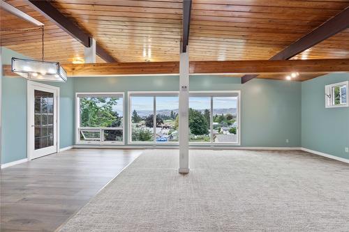 4636 East Vernon Road, Vernon, BC - Indoor Photo Showing Other Room