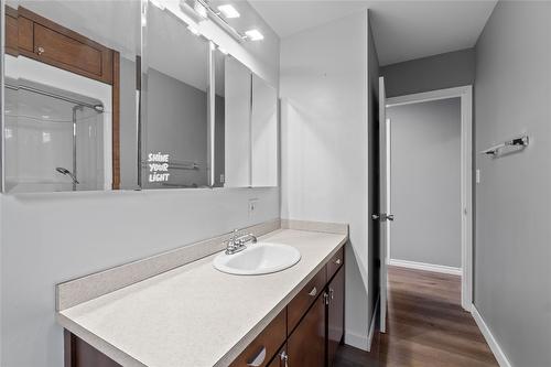 4636 East Vernon Road, Vernon, BC - Indoor Photo Showing Bathroom