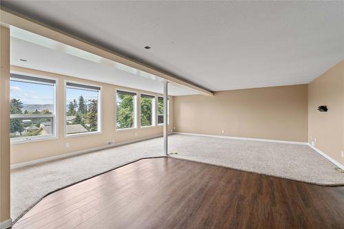 4636 East Vernon Road, Vernon, BC - Indoor Photo Showing Other Room