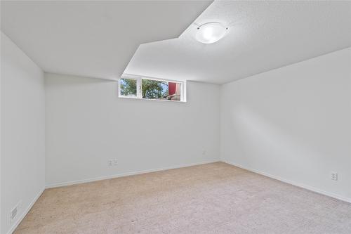 4636 East Vernon Road, Vernon, BC - Indoor Photo Showing Other Room