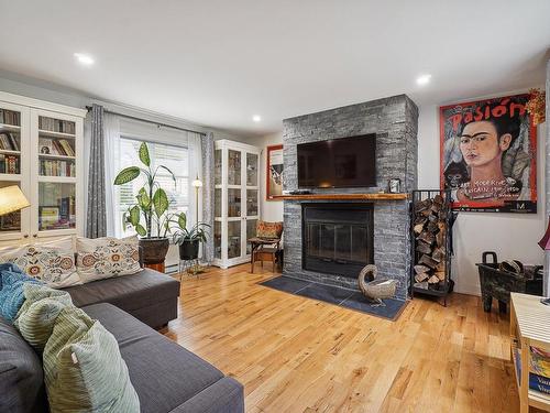 Salon - 1075  - 1077 Rue Claude-Grégoire, Sainte-Adèle, QC - Indoor Photo Showing Living Room With Fireplace