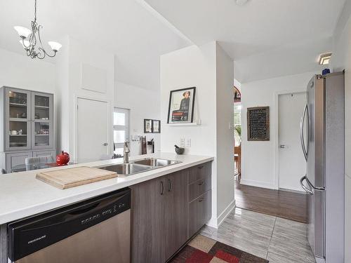 Kitchen - 1075  - 1077 Rue Claude-Grégoire, Sainte-Adèle, QC - Indoor Photo Showing Kitchen With Double Sink