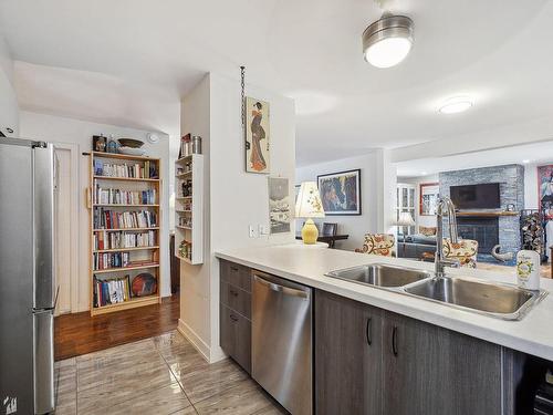 Cuisine - 1075  - 1077 Rue Claude-Grégoire, Sainte-Adèle, QC - Indoor Photo Showing Kitchen With Double Sink