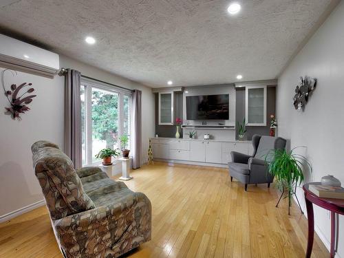 Salon - 161 Rue Pierre-Laporte, Gatineau (Buckingham), QC - Indoor Photo Showing Living Room