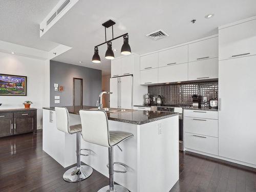 Kitchen - 305-150 Ch. De La Pointe-Sud, Montréal (Verdun/Île-Des-Soeurs), QC - Indoor Photo Showing Kitchen With Upgraded Kitchen