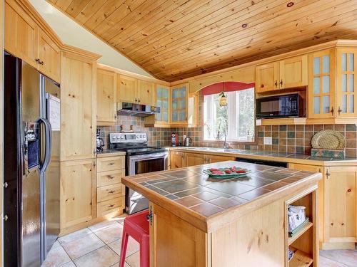 Cuisine - 1333 Ch. Bord-De-L'Eau S., Noyan, QC - Indoor Photo Showing Kitchen