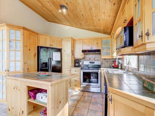 Cuisine - 1333 Ch. Bord-De-L'Eau S., Noyan, QC - Indoor Photo Showing Kitchen