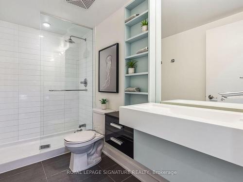 223-38 Dan Leckie Way, Toronto, ON - Indoor Photo Showing Bathroom