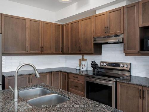 48 Severino Circ, West Lincoln, ON - Indoor Photo Showing Kitchen With Double Sink