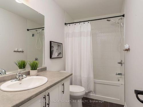 48 Severino Circ, West Lincoln, ON - Indoor Photo Showing Bathroom