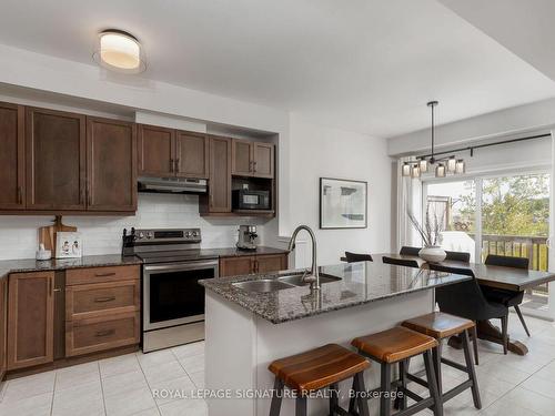 48 Severino Circ, West Lincoln, ON - Indoor Photo Showing Kitchen With Double Sink