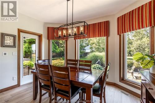 9677 Pioneer Line, Chatham, ON - Indoor Photo Showing Dining Room