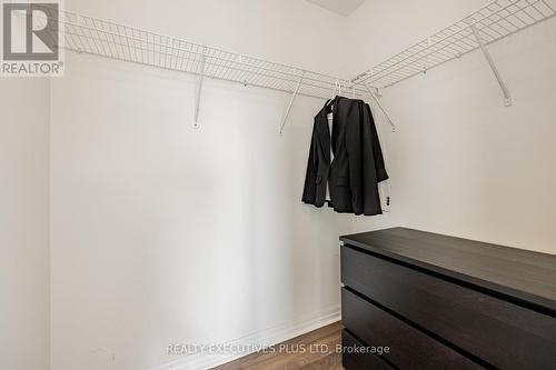 404 - 2015 Sheppard Avenue E, Toronto, ON - Indoor With Storage