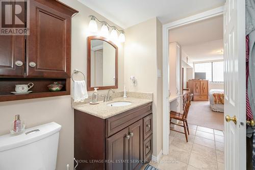 1707 - 4235 Sherwoodtowne Boulevard, Mississauga, ON - Indoor Photo Showing Bathroom