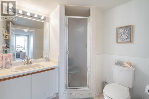 1707 - 4235 Sherwoodtowne Boulevard, Mississauga, ON - Indoor Photo Showing Bathroom