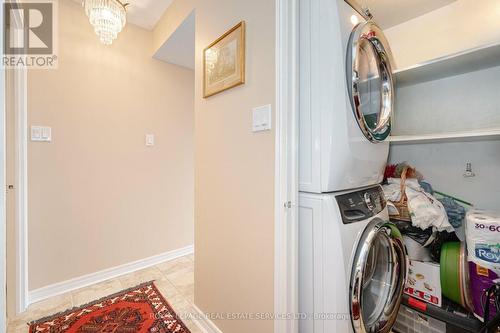 1707 - 4235 Sherwoodtowne Boulevard, Mississauga, ON - Indoor Photo Showing Laundry Room