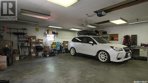 1110 Dover Avenue, Regina, SK - Indoor Photo Showing Garage