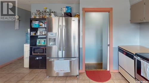 1110 Dover Avenue, Regina, SK - Indoor Photo Showing Kitchen