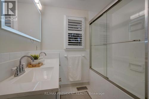 258 Bartley Bull Parkway, Brampton, ON - Indoor Photo Showing Bathroom