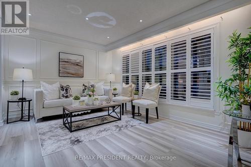 258 Bartley Bull Parkway, Brampton, ON - Indoor Photo Showing Living Room