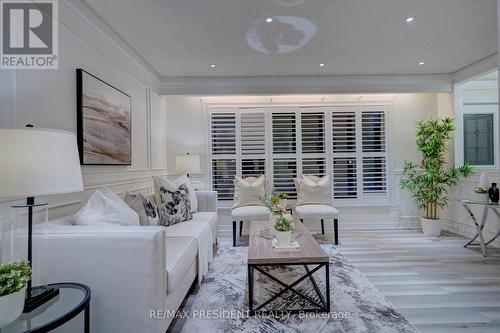 258 Bartley Bull Parkway, Brampton, ON - Indoor Photo Showing Living Room