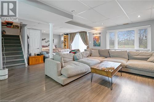 22 Inglewood Road, St. Catharines, ON - Indoor Photo Showing Living Room