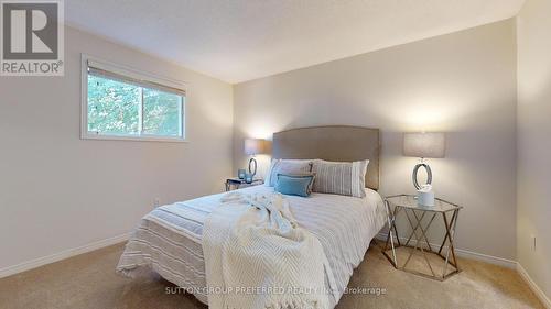 71 Southcott Court, London, ON - Indoor Photo Showing Bedroom