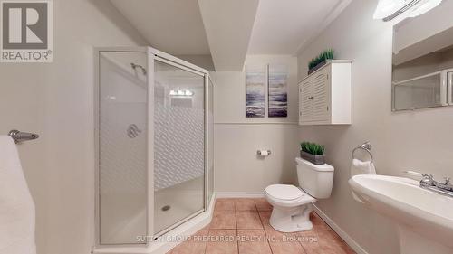 71 Southcott Court, London, ON - Indoor Photo Showing Bathroom