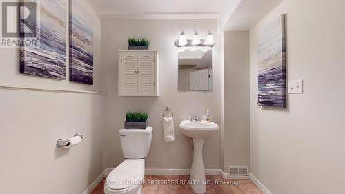 71 Southcott Court, London, ON - Indoor Photo Showing Bathroom