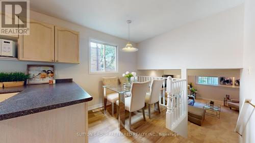 71 Southcott Court, London, ON - Indoor Photo Showing Dining Room