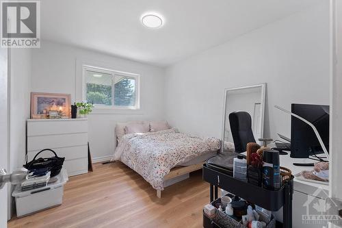 Bedroom 2 - 28 Fairhill Crescent, Ottawa, ON - Indoor Photo Showing Bedroom