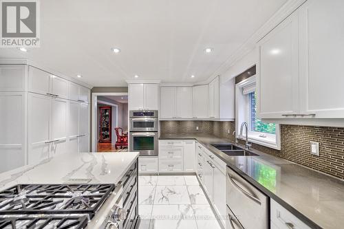 10 Percy Wright Road, Whitchurch-Stouffville, ON - Indoor Photo Showing Kitchen With Stainless Steel Kitchen With Double Sink With Upgraded Kitchen