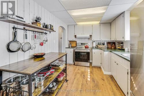 1015 Victoria Park Avenue, Toronto, ON - Indoor Photo Showing Kitchen