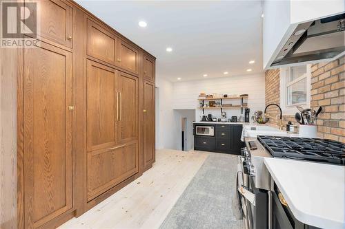 959 Princess Avenue, Sarnia, ON - Indoor Photo Showing Kitchen With Upgraded Kitchen