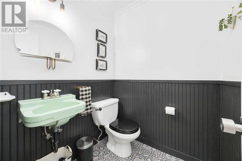 959 Princess Avenue, Sarnia, ON - Indoor Photo Showing Bathroom