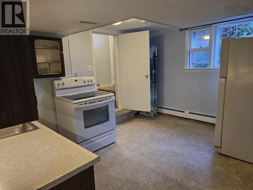 32 Adelaide Avenue, Halifax, NS - Indoor Photo Showing Kitchen