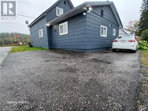 Parking for 3 cars. - 910 John Street, Mattawa, ON - Outdoor