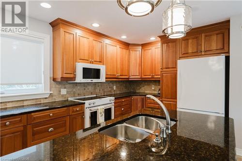 59 Pottawatomie Dr, Southampton, ON - Indoor Photo Showing Kitchen With Double Sink