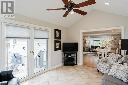 59 Pottawatomie Dr, Southampton, ON - Indoor Photo Showing Living Room